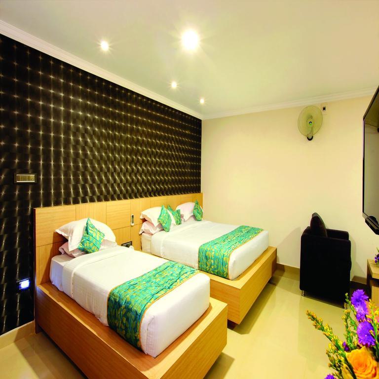Holiday Hill Hotel & Suites Sultan Bathery Ngoại thất bức ảnh