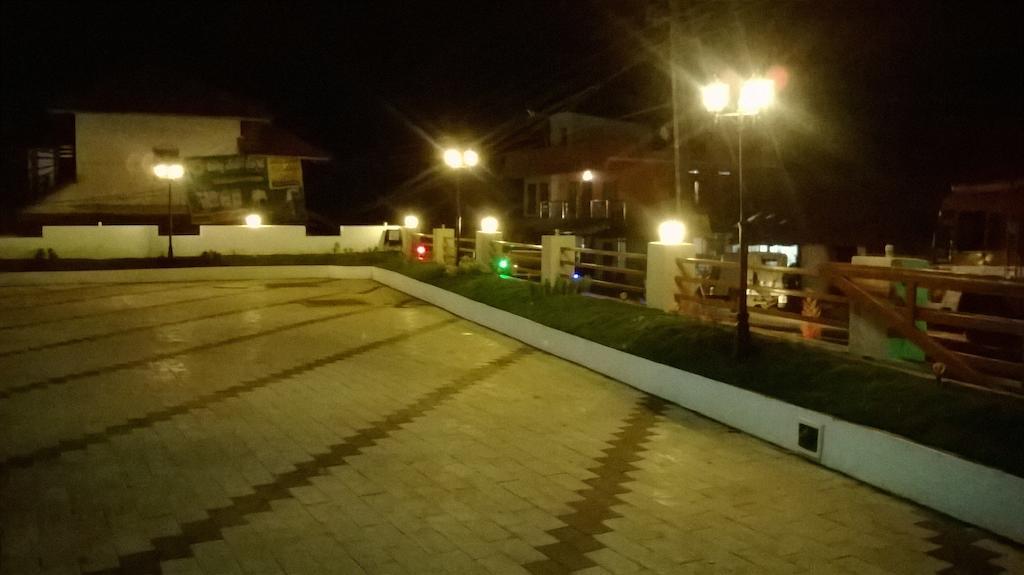 Holiday Hill Hotel & Suites Sultan Bathery Ngoại thất bức ảnh