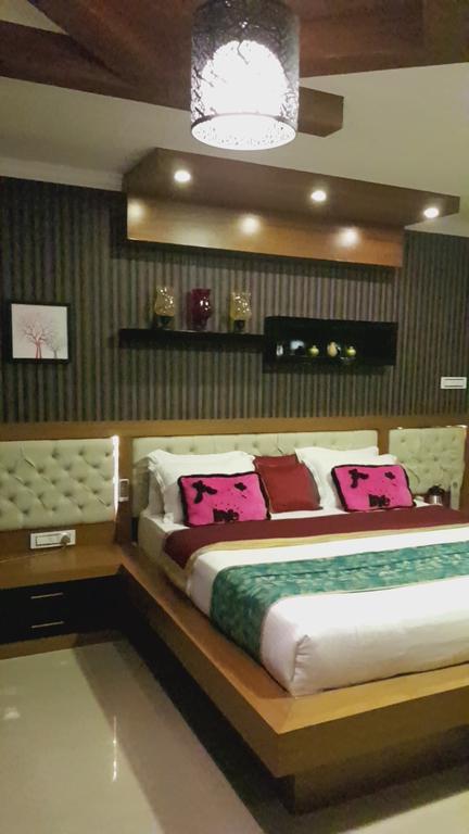 Holiday Hill Hotel & Suites Sultan Bathery Ngoại thất bức ảnh